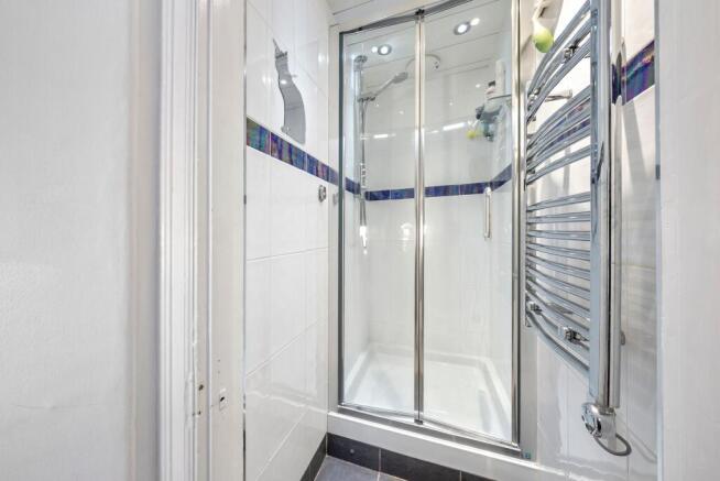 4 bed Terraced for sale Image 11