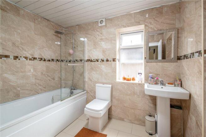 4 bed Detached for sale Image 6