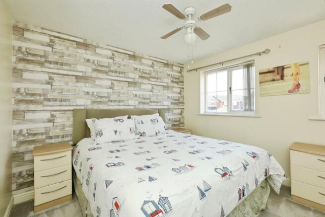 4 bed Detached for sale Image 7