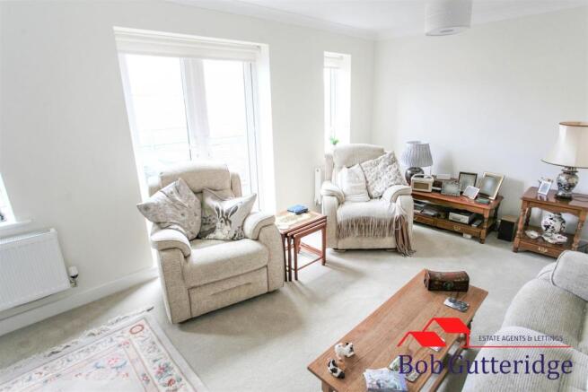 SPACIOUS LOUNGE