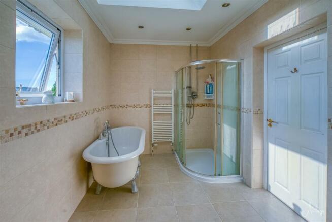 En-suite Bathroom