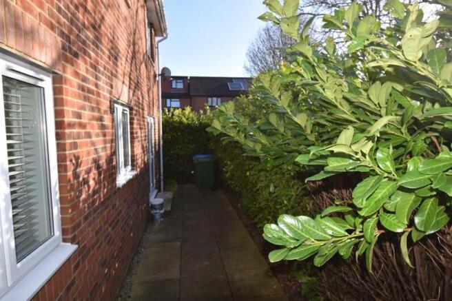 Coracle Close, Warsash, Southampton, Hampshire photo 2