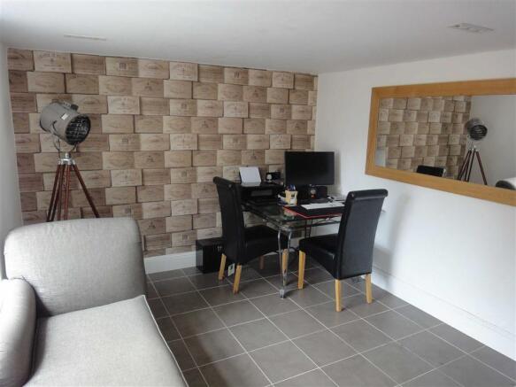 DINING ROOM/BEDROOM 