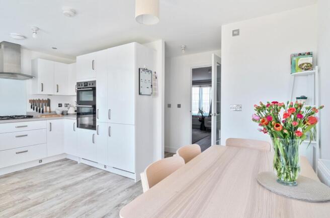 12-6824622183903-1289951-ARW-12