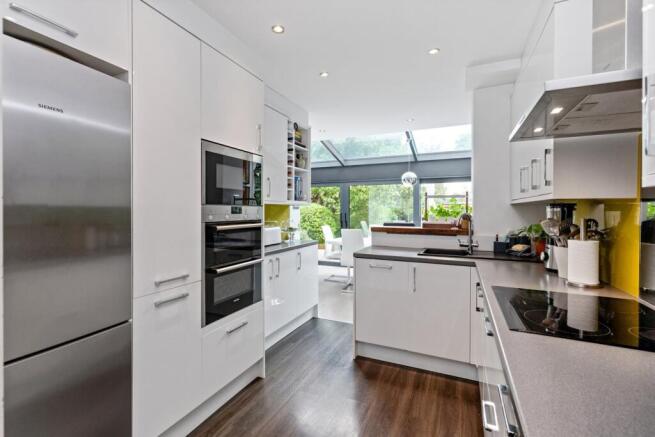 Woodhill Crescent, Harrow, HA3 photo 4