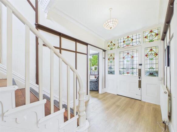 5 bed Semi-Detached for sale Image 10