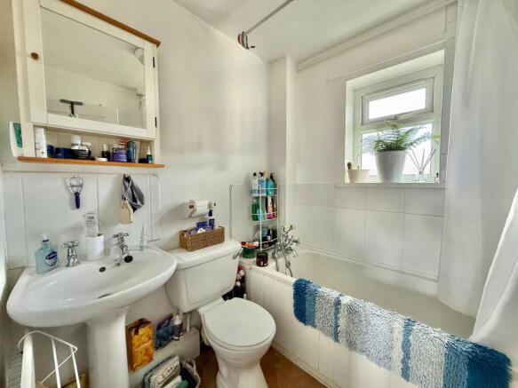 2 bed Terraced for sale Image 12