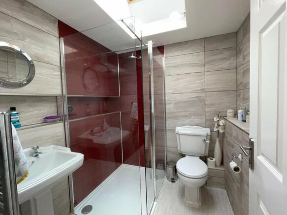 Ensuite to Master Be