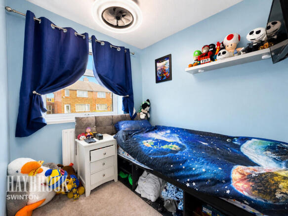 4 bed Semi-Detached for sale Image 11