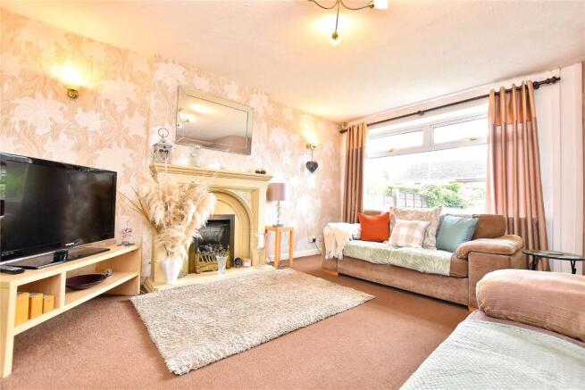 Elmsfield Avenue, Norden, Rochdale, Greater Manchester, OL11 photo 4
