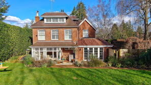 Paddock House, Brassey Road, Oxted RH8 0EU
