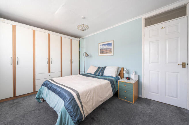 House in Wokingham - View 5