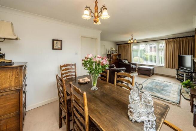 3 bed Detached Bungalow for sale Image 11
