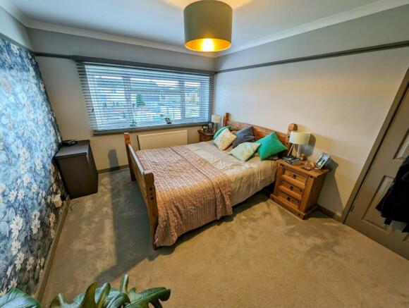 32 quedgeley bed 1 2.jpg