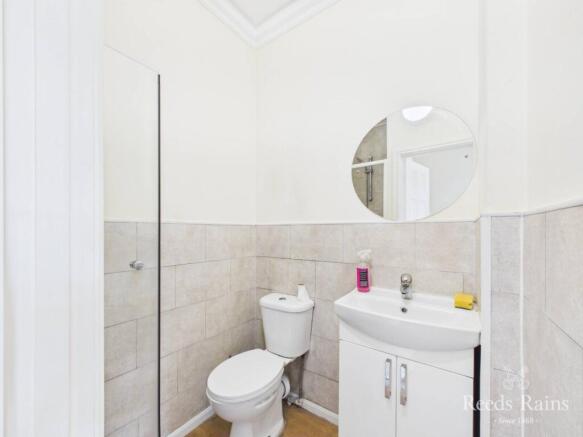 8 bed Semi-Detached for sale Image 7
