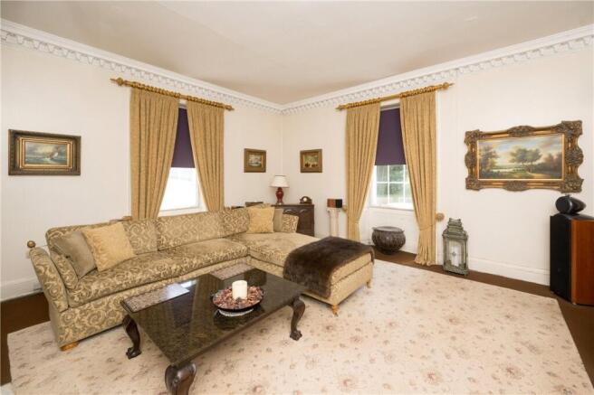 9 bed Detached for sale Image 8