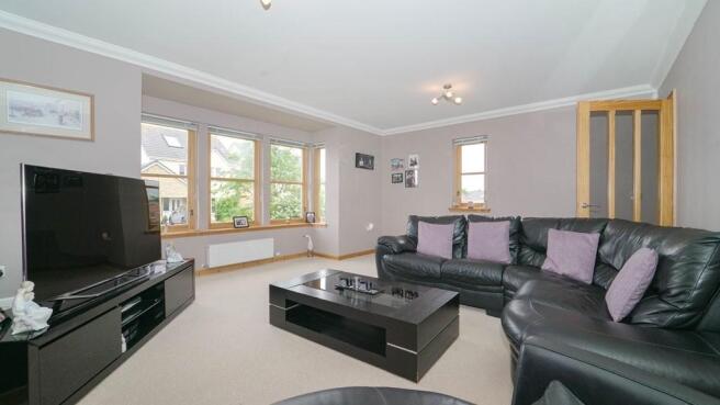 LOUNGE FRONT