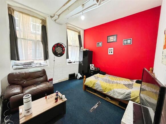 Lounge/Bedroom