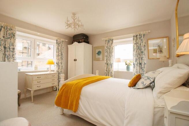 3 bed Apartment for sale Image 9