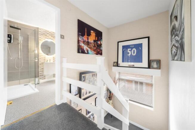 3 bed Semi-Detached for sale Image 11