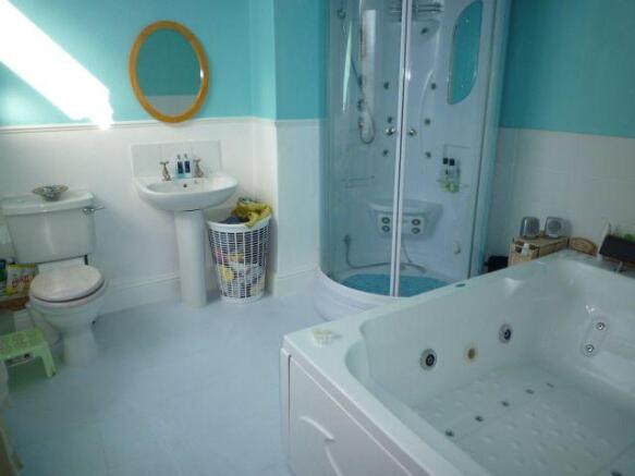 Photo 10