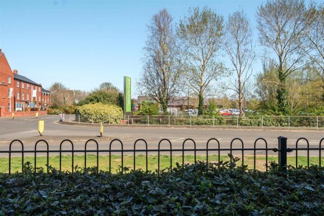 25 Alchester Court, Towcester