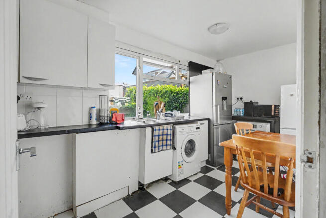 Frobisher Close, Daventry, NN11 photo 4