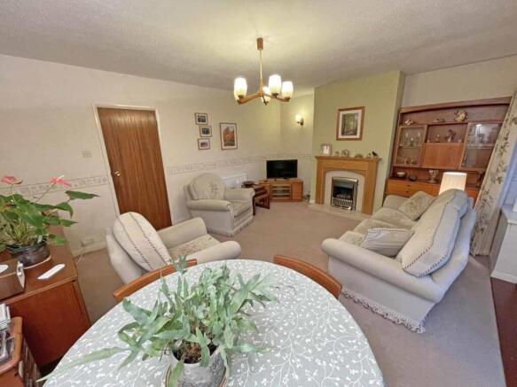 Yeomans Way 18 Lounge Dining Room 3.jpg
