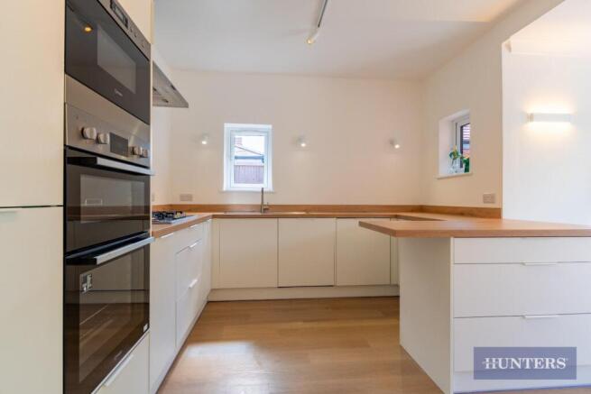 4 bed Semi-Detached for sale Image 12