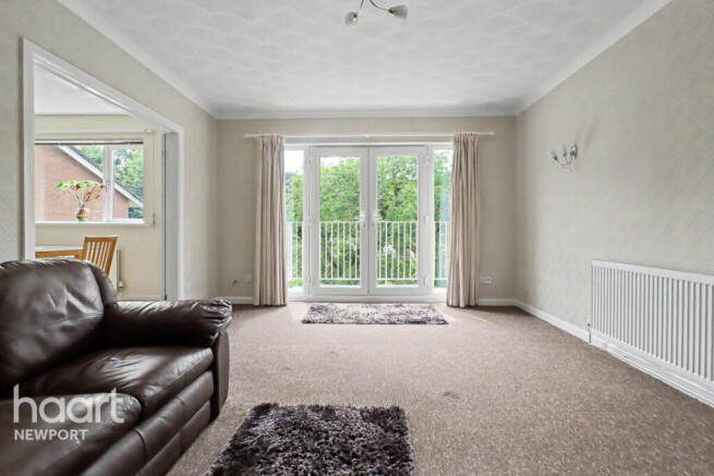 Stow Park Crescent, Newport photo 4