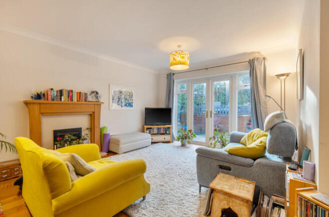 1399784-8-696a170...