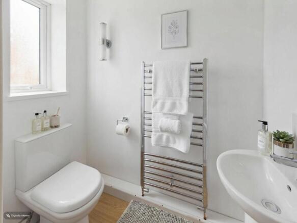 4 bed Detached for sale Image 5