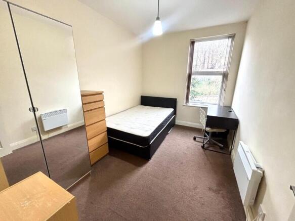 4 bed Not Specified to rent Image 6