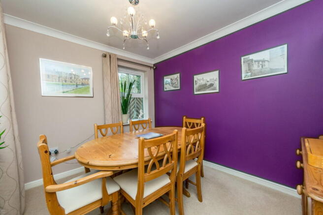 4 bed Detached for sale Image 9