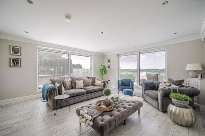 4 bed Detached for sale Image 10