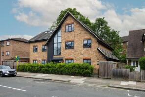 Flat 5, 3 Angel Villas, Weigall Road, London SE12 8HE