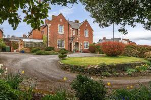 The Laurels, Bargates, Leominster HR6 8QS