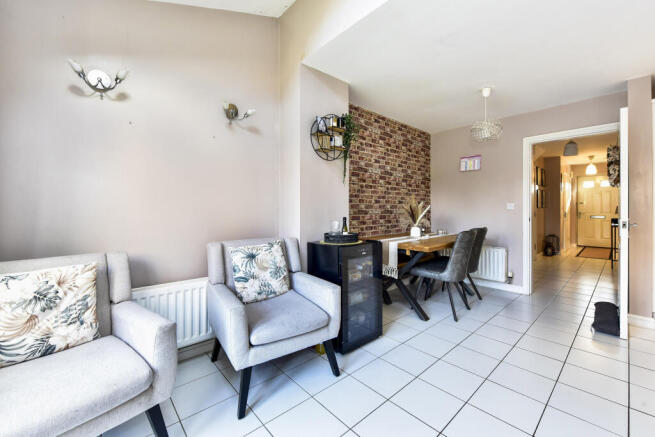 4 bed Semi-Detached for sale Image 6
