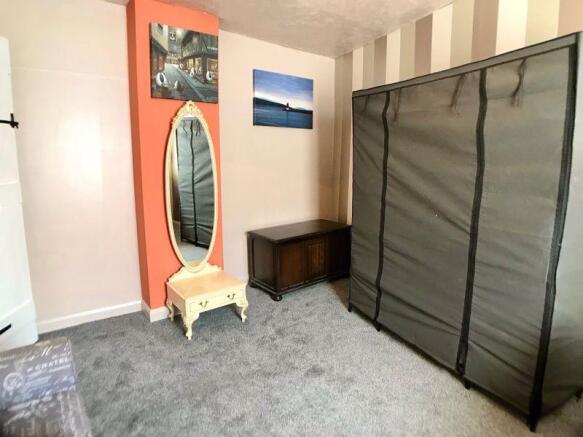 Bedroom 2 (2)