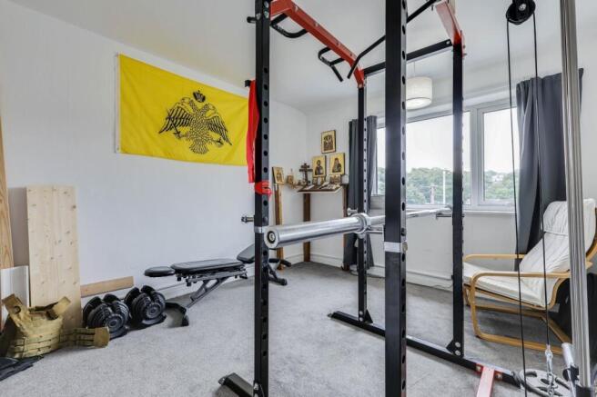 3 bed Terraced to rent Image 8