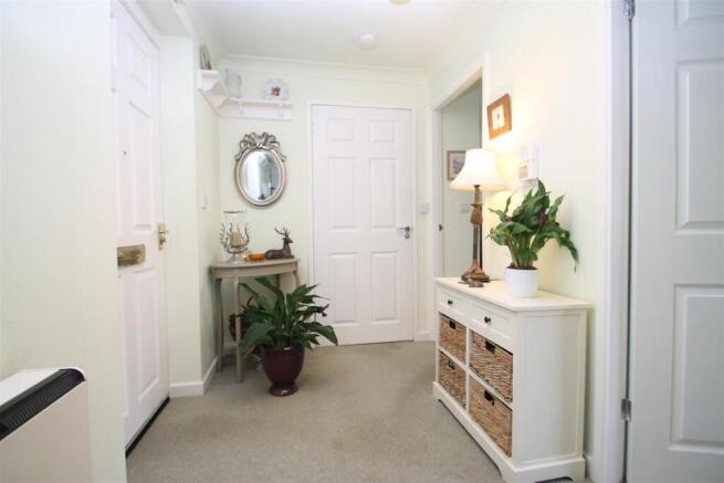 2 bed Flat for sale Image 8