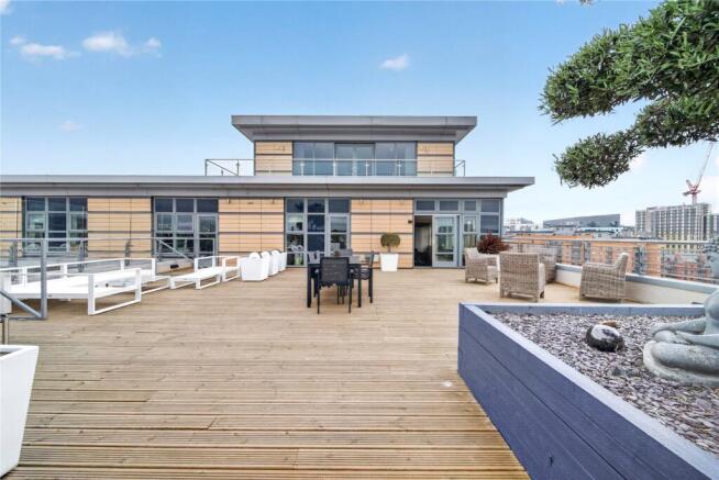 3 bed Apartment for sale Image 12