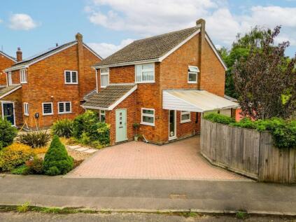 Golders Close, Ickford, HP18