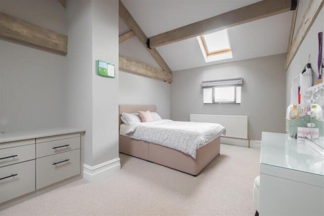 4 bed Barn Conversion for sale Image 10