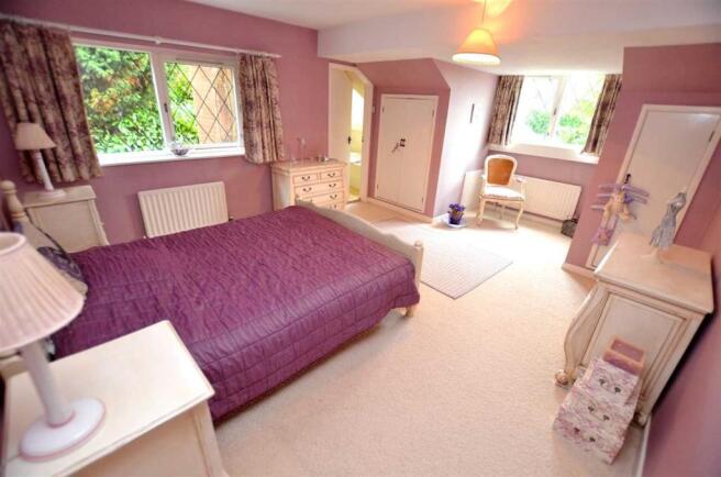 MASTER BEDROOM.