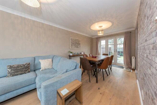 Living/dining room