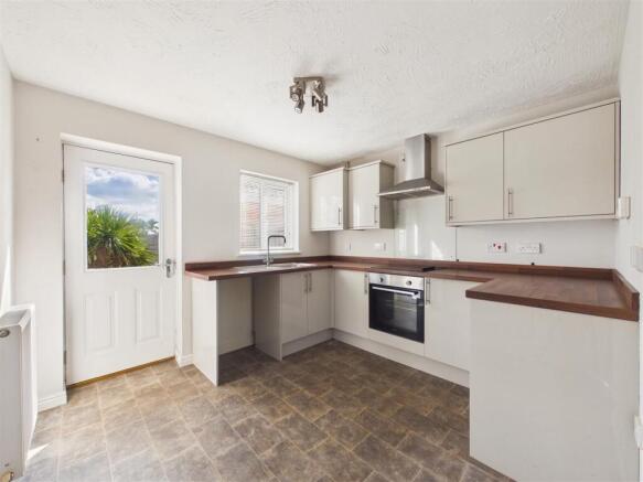 2 bed Semi-Detached for sale Image 4