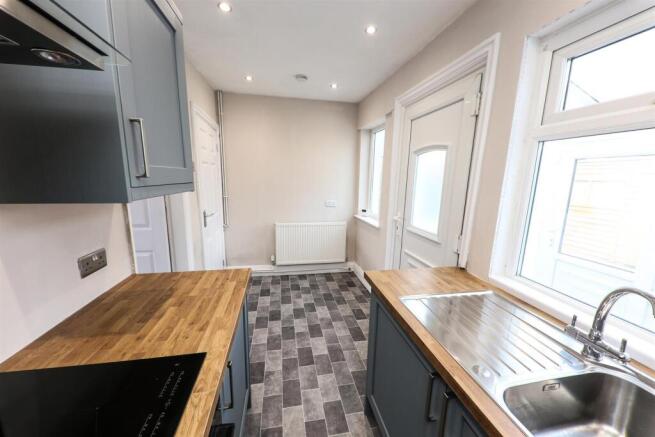 2 bed Semi-Detached for sale Image 5