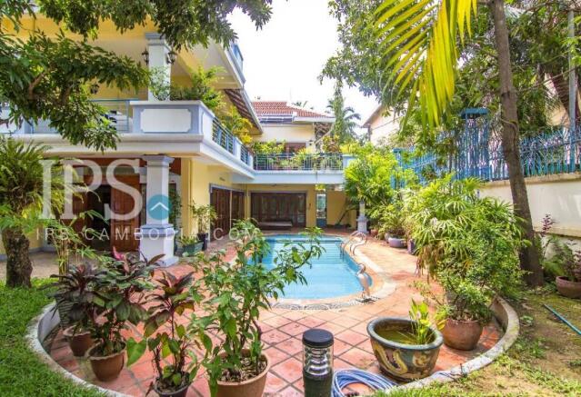 6 Bedroom Colonial  Villa For Sale - Tonle Bassac, Phnom Penh