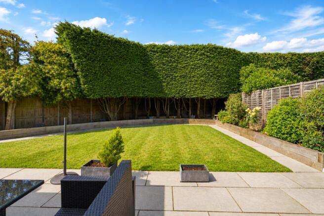 House in St Albans, Jersey Farm, Sandridge - View 4